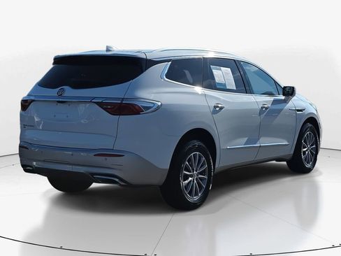 Used 2024 Buick Enclave Premium image 5