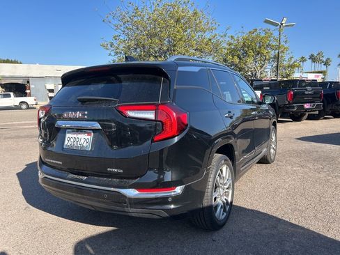 Used 2023 GMC Terrain Denali image 3
