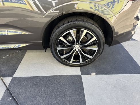 Used 2025 Volvo XC60 B5 Plus image 13