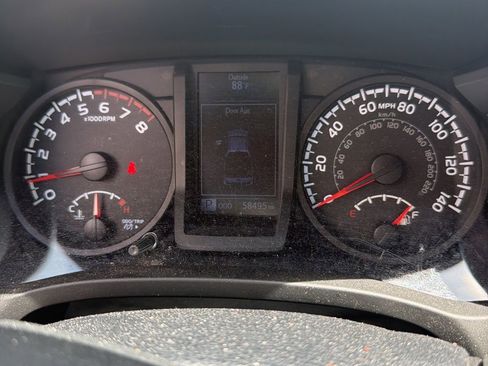 Used 2019 Toyota Tacoma SR w/ SR Convenience Package RWD image 10