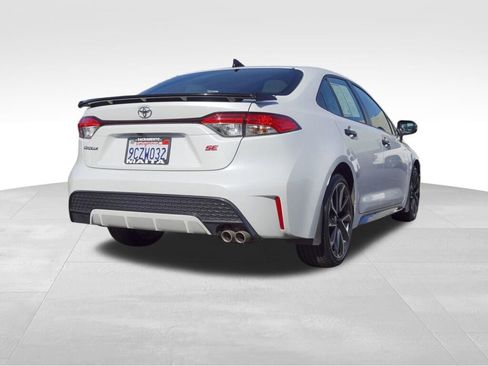 Certified 2022 Toyota Corolla SE image 3