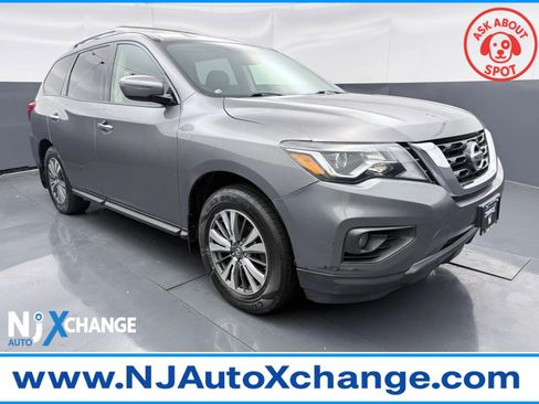Used 2017 Nissan Pathfinder SV w/ SV Tech Package AWD/4WD image 1