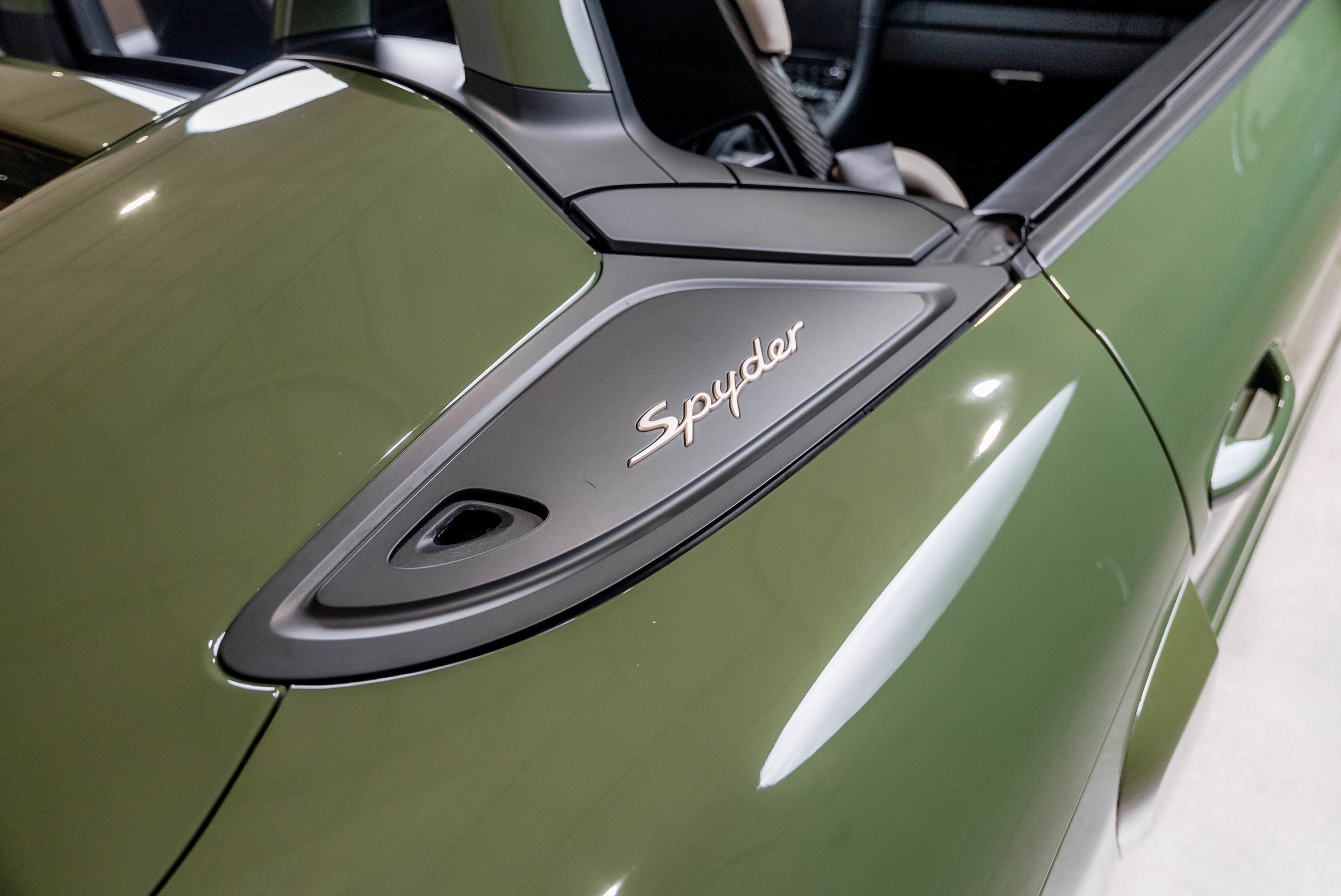 Used 2022 Porsche 718 Boxster Spyder RWD image 31
