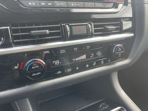 Used 2025 Nissan Pathfinder SV image 25