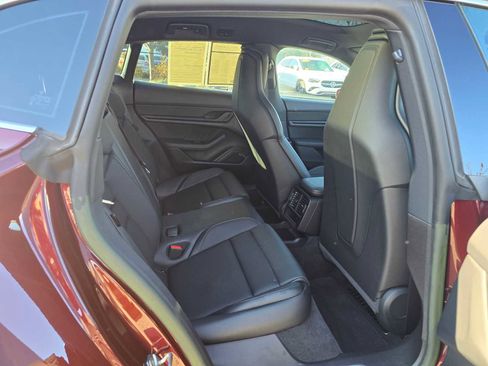 Used 2023 Porsche Taycan 4S w/ Technology Package image 13