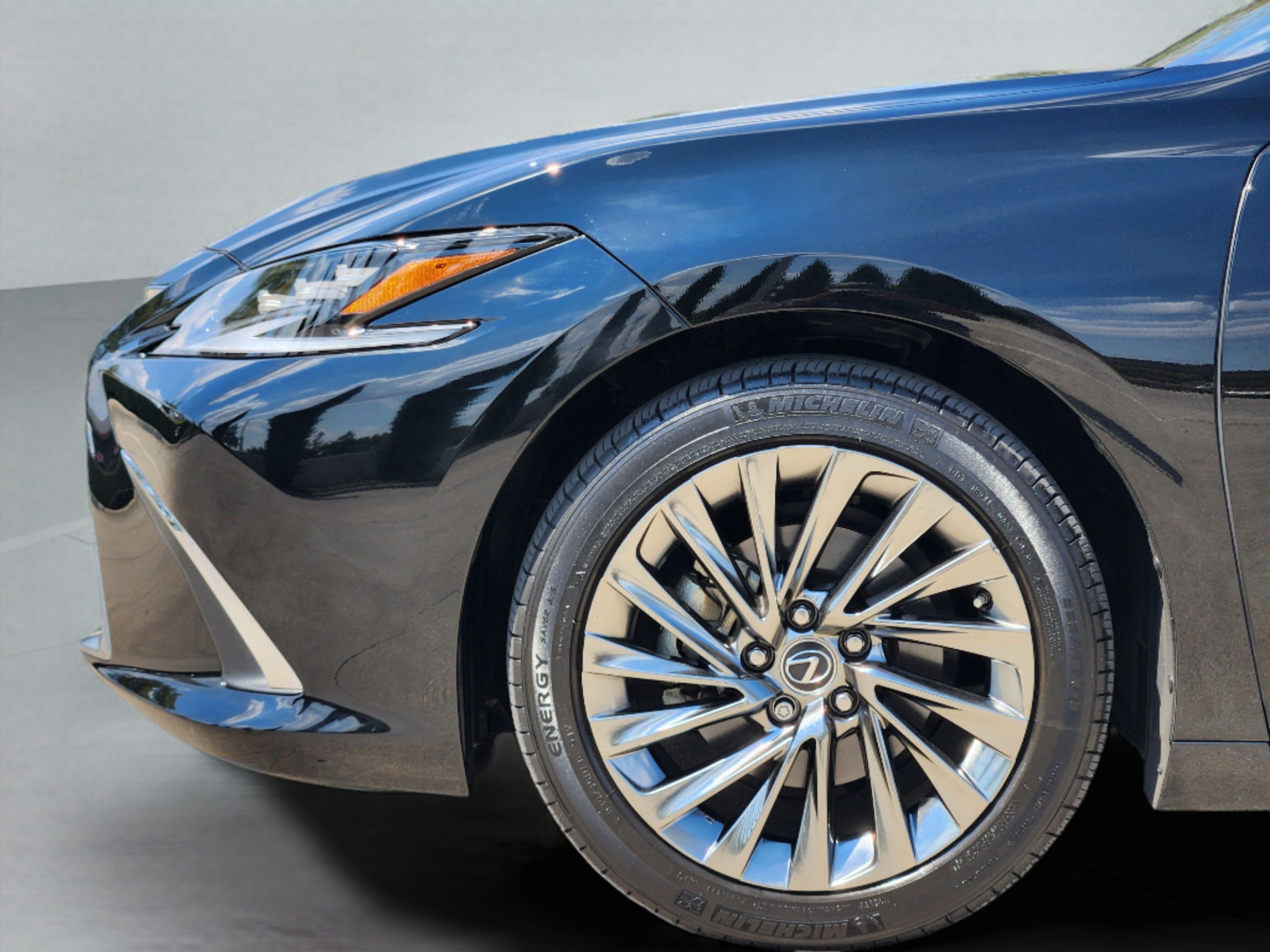 Used 2024 Lexus ES 350 Ultra Luxury w/ Accessory Package (Z2) FWD image 37