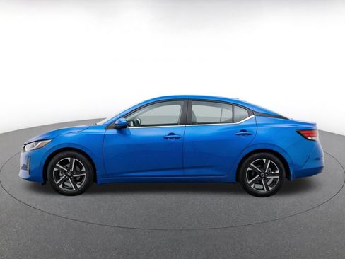 Used 2025 Nissan Sentra SV FWD image 4