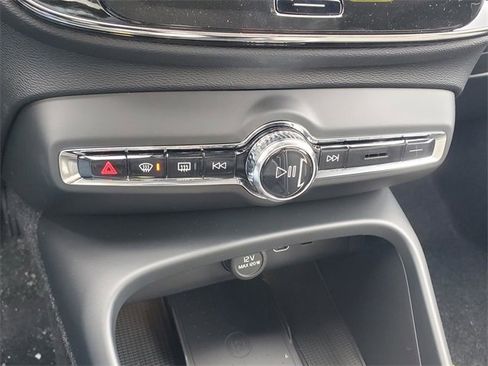 New 2026 Volvo XC40 B5 Ultra w/ Protection Package Premier image 23