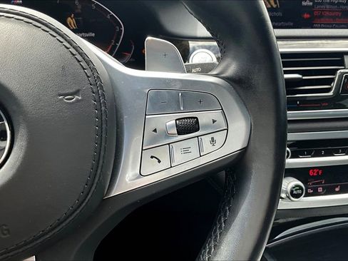 Used 2022 BMW 740i w/ M Sport Package image 24