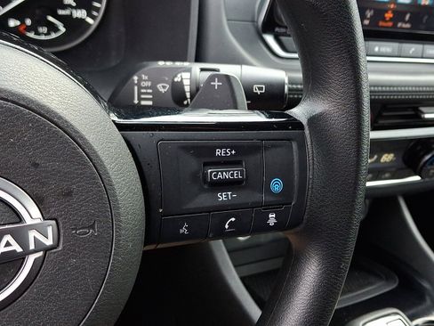 Used 2022 Nissan Rogue SV image 23