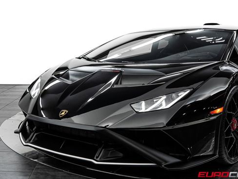 Used 2022 Lamborghini Huracan STO RWD image 13