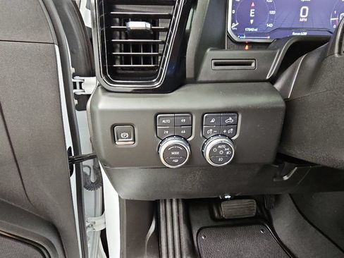 Used 2025 GMC Sierra 2500 AT4 AWD/4WD image 28