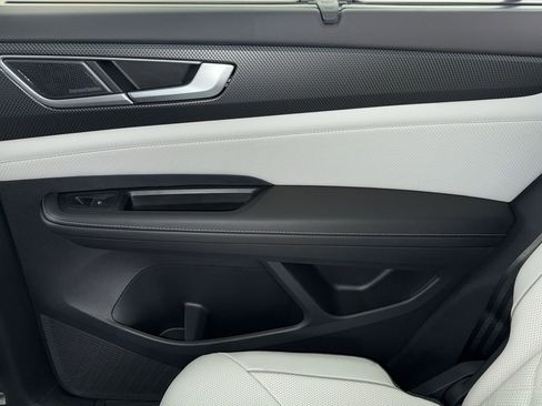 New 2025 Volkswagen Atlas Cross Sport SEL Premium R-Line image 28