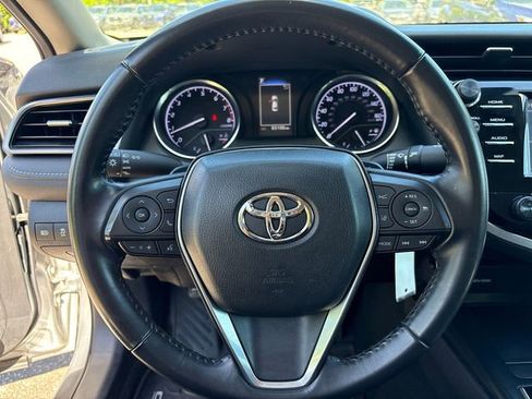 Used 2020 Toyota Camry SE FWD image 17