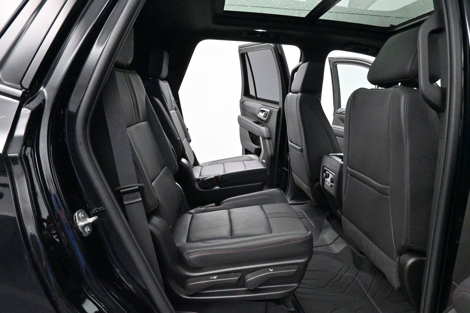 Used 2024 Chevrolet Tahoe RST w/ Luxury Package AWD/4WD image 38