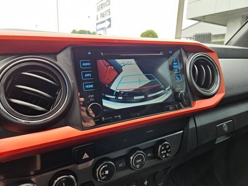 Used 2019 Toyota Tacoma TRD Off-Road AWD/4WD image 26