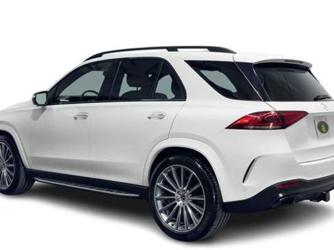 Used 2022 Mercedes-Benz GLE 350 4MATIC w/ AMG Line Exterior image 4