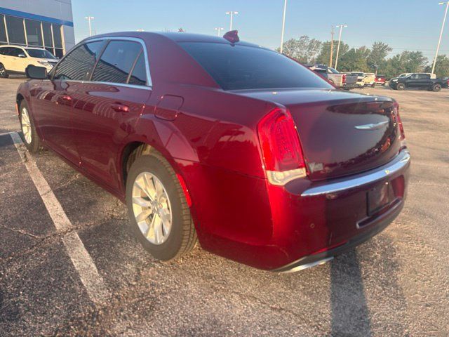 Used 2015 Chrysler 300 Limited w/ 300 Premium Group RWD image 4