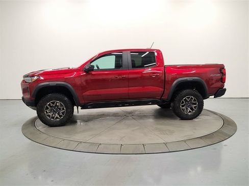 Used 2025 Chevrolet Colorado ZR2 image 4
