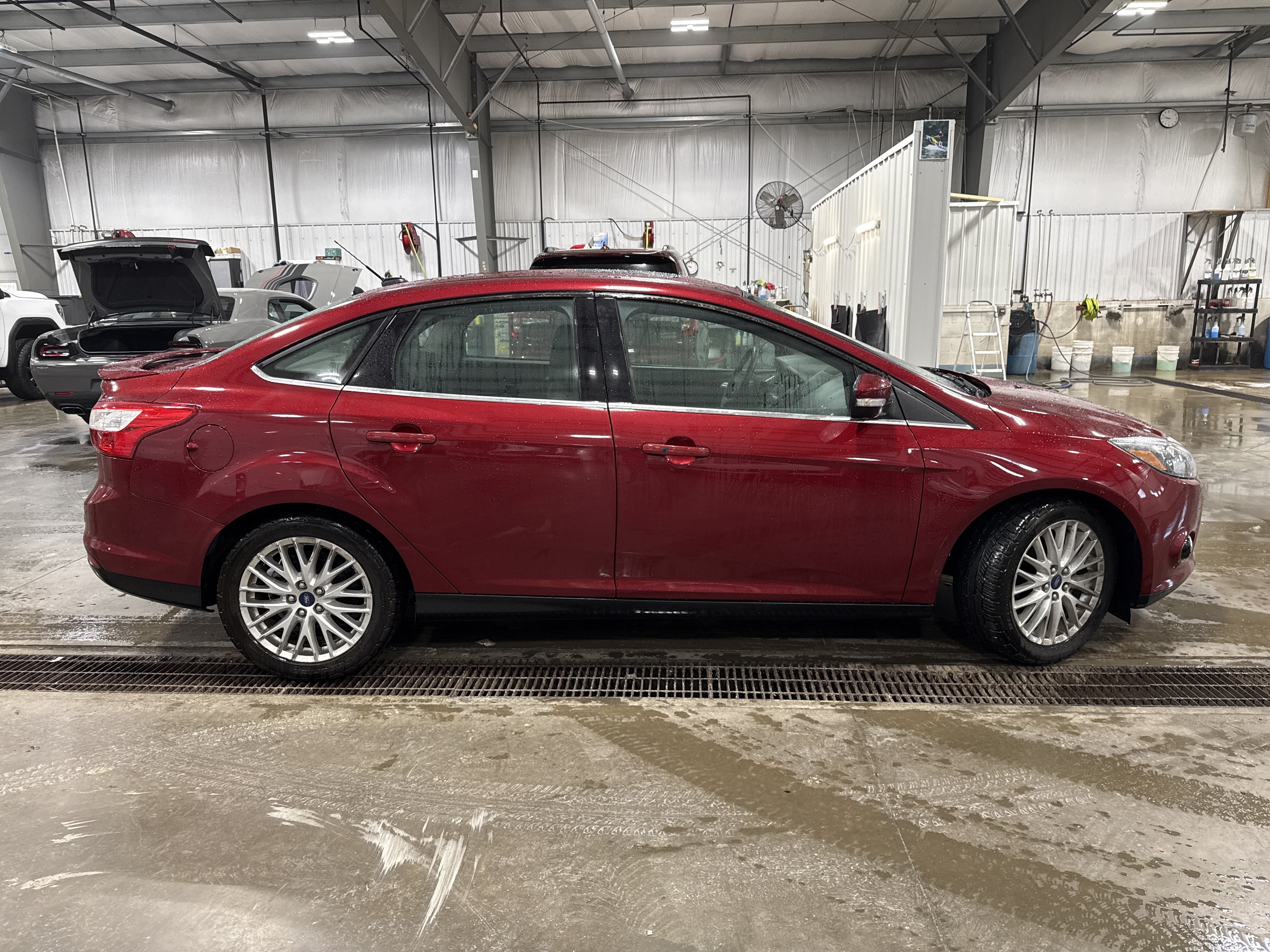 Used 2013 Ford Focus Titanium FWD image 2
