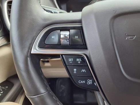 Used 2020 Lincoln Nautilus Reserve w/ Equipment Group 201A FWD image 16
