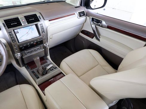 Used 2012 Lexus GX 460 w/ Comfort Plus Pkg image 18