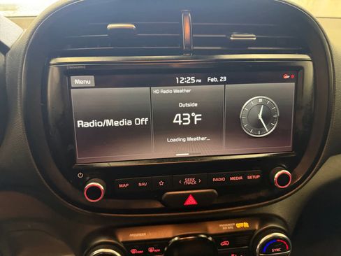 Used 2020 Kia Soul EX image 22