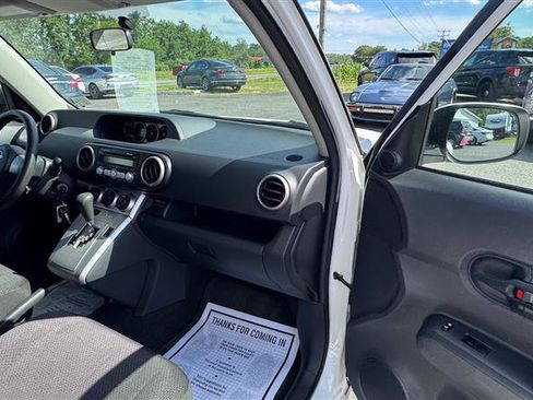 Used 2008 Scion xB FWD image 37
