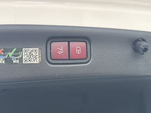 Used 2024 Mercedes-Benz C 300 Sedan w/ Advanced USB Package image 23