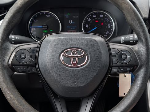 Used 2021 Toyota RAV4 LE AWD/4WD image 25