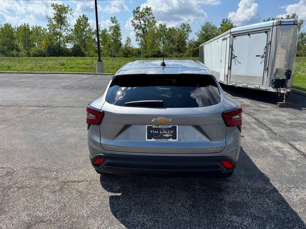 New 2026 Chevrolet Trax LS w/ LS Convenience Package FWD image 6