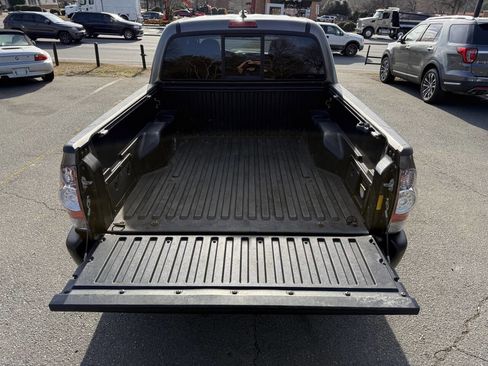 Used 2015 Toyota Tacoma 4x4 Double Cab w/ TRD Sport Package image 14