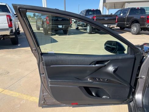 Used 2024 Toyota Camry LE image 10