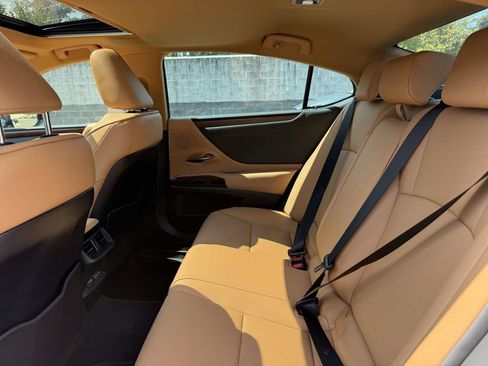 Used 2023 Lexus ES 350 w/ Premium Package FWD image 17