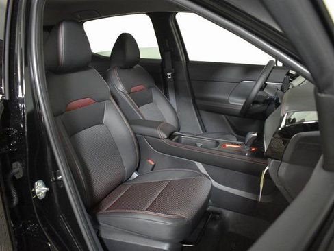 New 2026 Nissan Kicks SR w/ Cold Weather Package AWD/4WD image 32