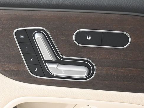 Certified 2022 Mercedes-Benz GLB 250 4MATIC image 27