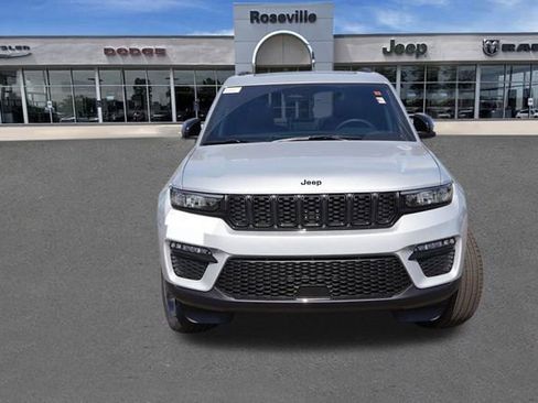 New 2025 Jeep Grand Cherokee Limited w/ Black Appearance Package image 8