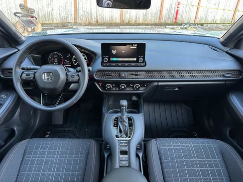 Used 2024 Honda HR-V Sport image 17