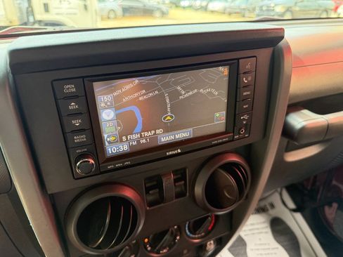 Used 2009 Jeep Wrangler Rubicon w/ Dual Top Group AWD/4WD image 30