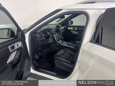 Used 2023 Ford Explorer Platinum w/ Technology Package AWD/4WD image 12