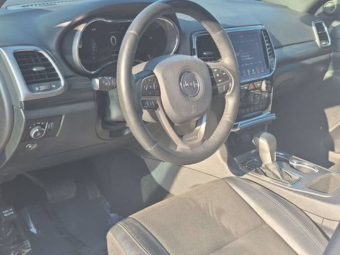 Used 2019 Jeep Grand Cherokee Altitude AWD/4WD image 13