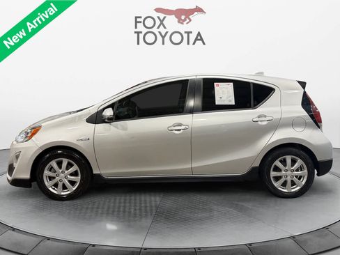 Used 2017 Toyota Prius C Three FWD image 3