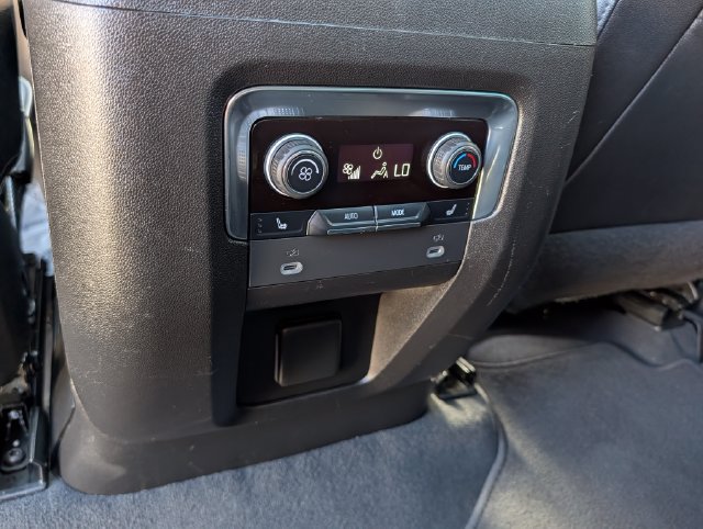 Used 2023 Chevrolet Tahoe Premier RWD image 17