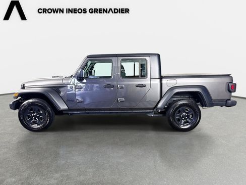 Used 2024 Jeep Gladiator Sport AWD/4WD image 8