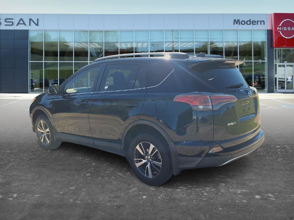 Used 2017 Toyota RAV4 XLE FWD image 6