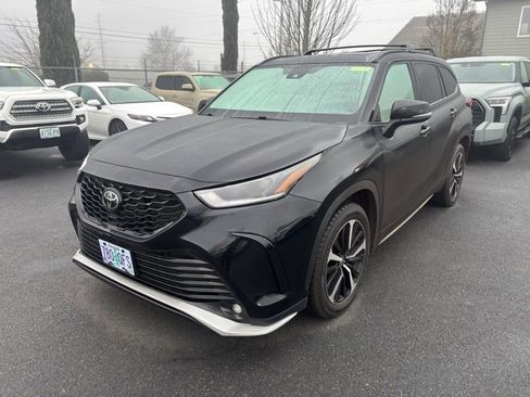 Used 2021 Toyota Highlander XSE image 4