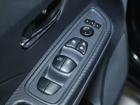 Used 2025 Nissan Versa SV FWD image 16
