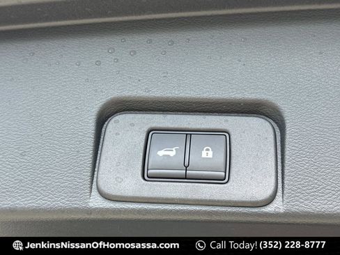 Used 2025 Nissan Rogue Platinum w/ Tech Package FWD image 22