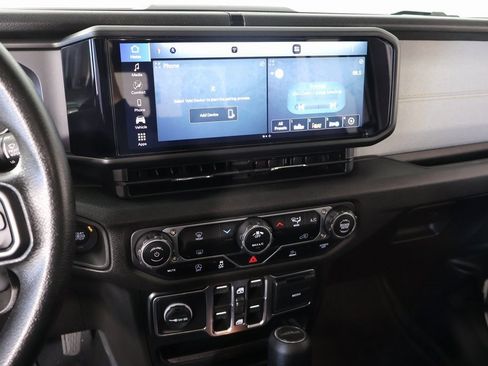 Used 2024 Jeep Gladiator Sport image 5