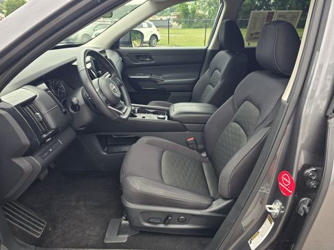Certified 2024 Nissan Pathfinder SV AWD/4WD image 13